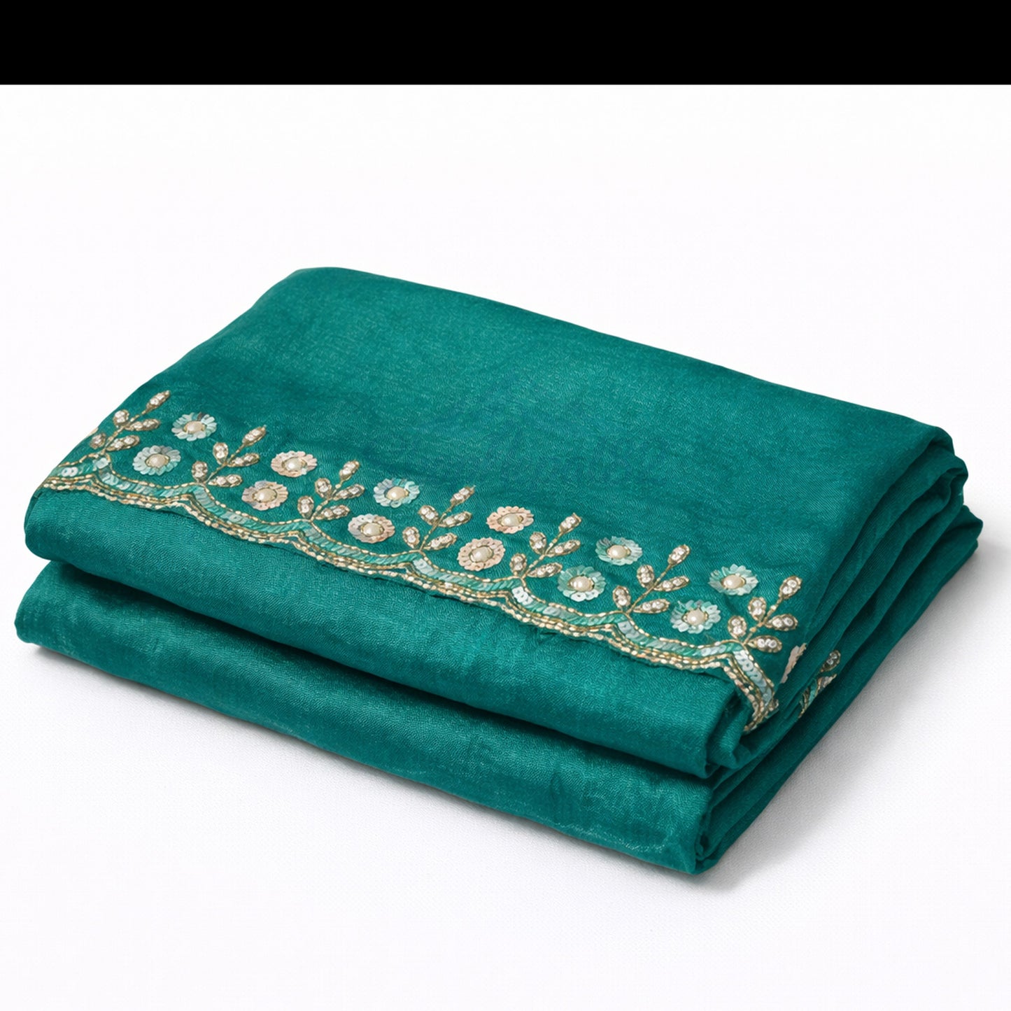 Women's Elegant Green Saree with Embroidered Border – Traditional Ethnic Wear – हरियो कढाई साड़ी