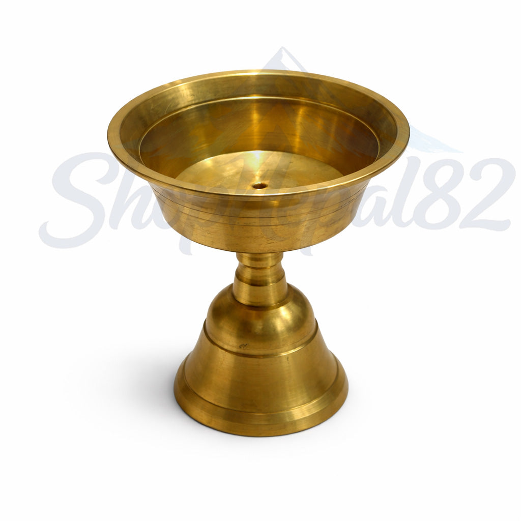 Traditional Brass Diya – Puja Oil Lamp for Aarti & Festivals – पितल दियो